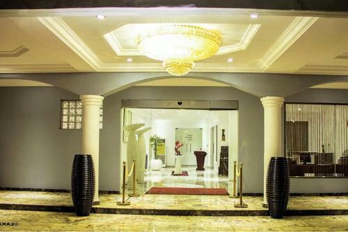 L. A Kings Hotel