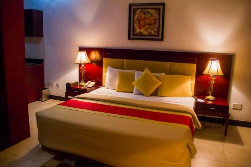 Hotel Crystal Court
