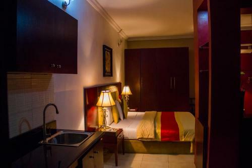 Hotel Crystal Court