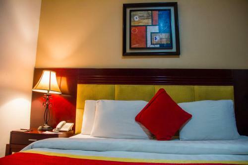 Hotel Crystal Court