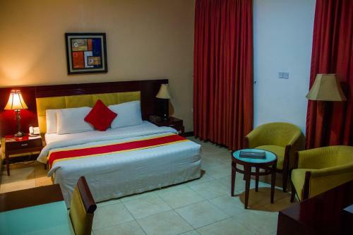 Hotel Crystal Court