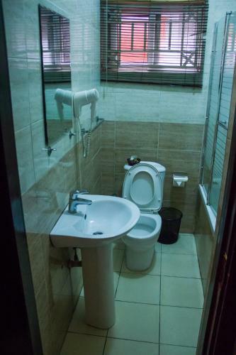 Hotel Crystal Court