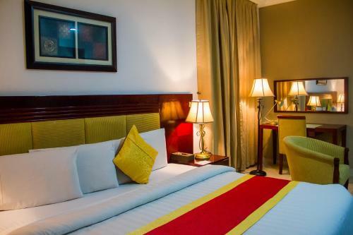 Hotel Crystal Court