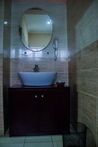 Hotel Crystal Court
