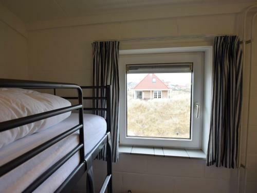 Cozy Bungalow In Midsland Near Sea