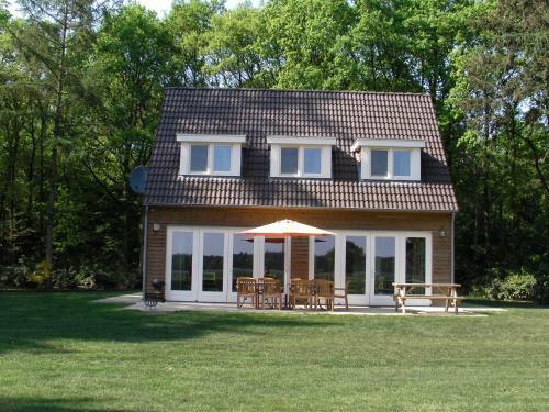 Spacious Villa Near Forest In Luyksgestel