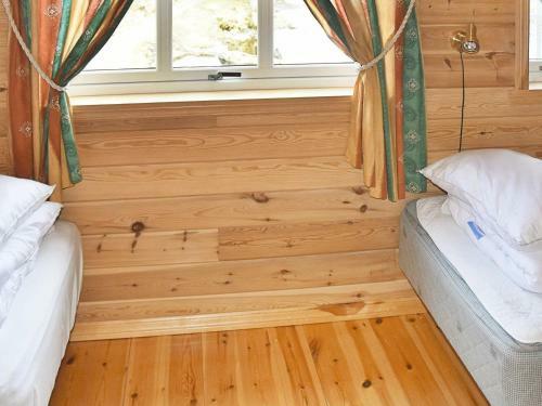 Three-bedroom Holiday Home In Flor� 2