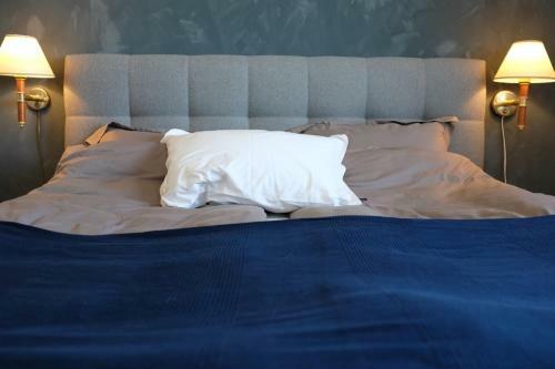 Spacious And Modern Apartment. �rland