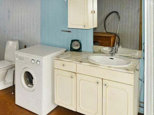 Three-bedroom Holiday Home In Fev�g