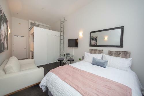 Apartamento Lovely Urban Studio Plus Loft Off Queen Street