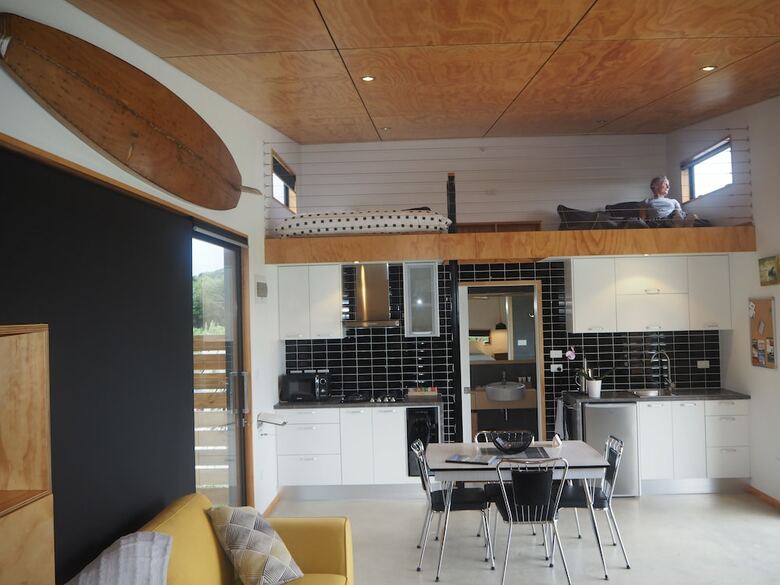 Out The Bay | Tahi (1)