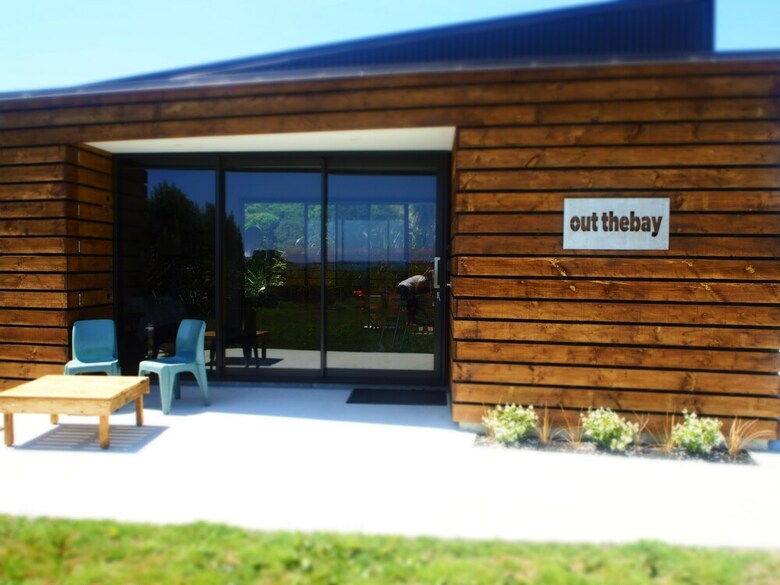 Out The Bay | Tahi (1)