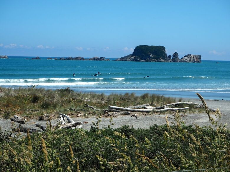 Out The Bay | Tahi (1)