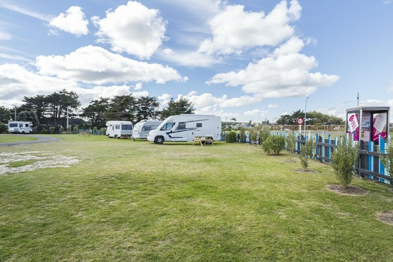 Foxton Beach Top 10 Holiday Park