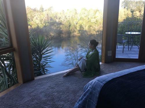 Bed & Breakfast On The River