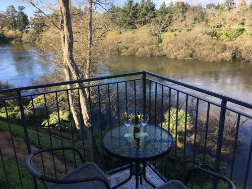 Bed & Breakfast On The River