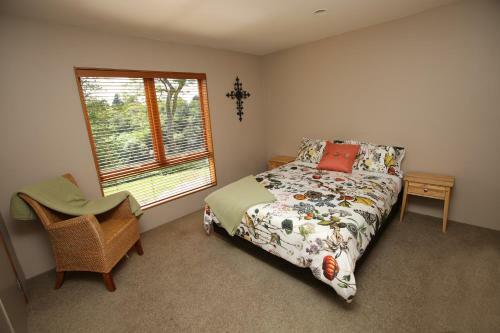 Bed & Breakfast On The River