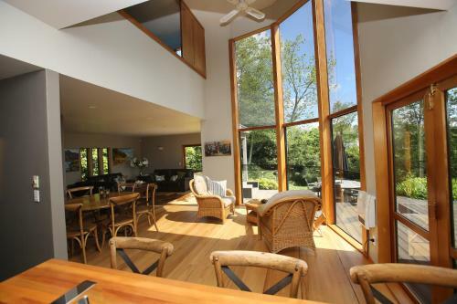 Bed & Breakfast On The River