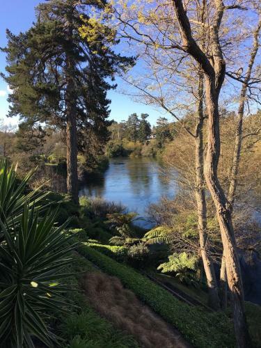 Bed & Breakfast On The River