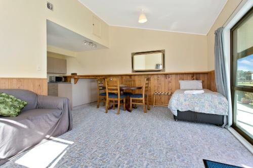Mystery Creek Motel