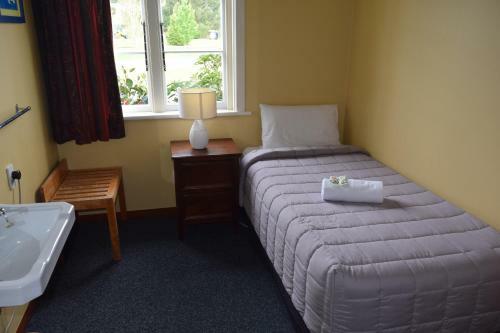 Garston Hotel & Cafe