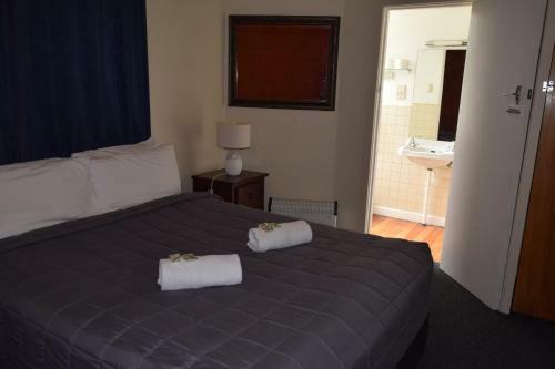 Garston Hotel & Cafe
