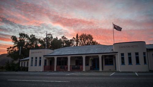 Garston Hotel & Cafe