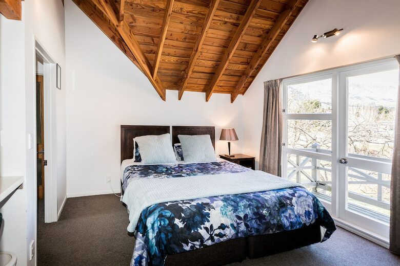Bold Peak Lodge