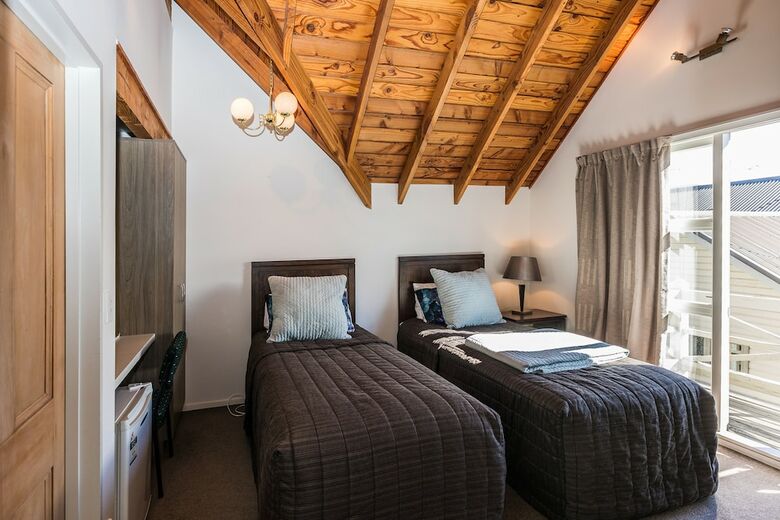 Bold Peak Lodge