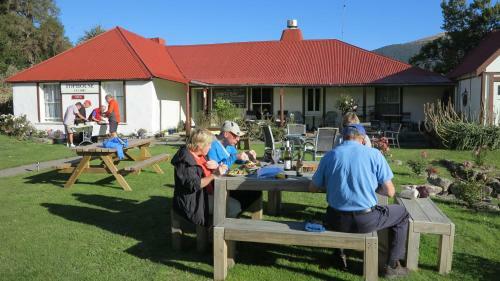 Tophouse Mountainview Cottages