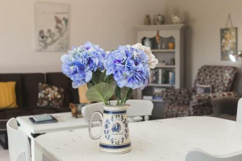 Rustic Retreat On Ruskin