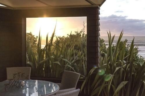 Chester Cottage - Beachfront Luxury