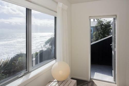Chester Cottage - Beachfront Luxury