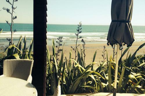 Chester Cottage - Beachfront Luxury