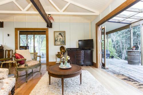 Pond Cottage - 5 Star Experience