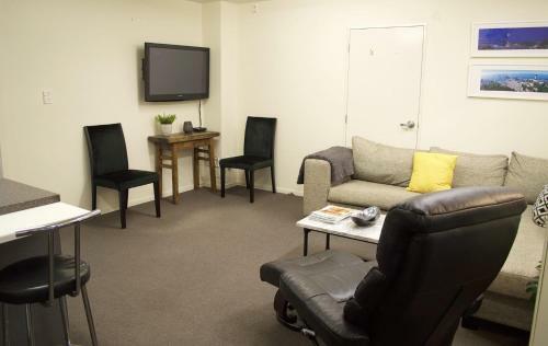 Stylish In Strandon - Great Value Apartment