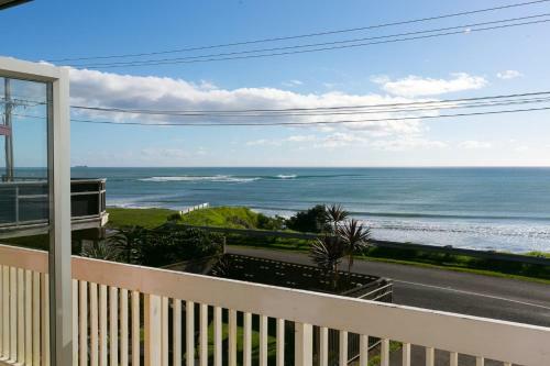 Wanaka Bay Seaviews - Beach House