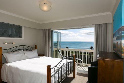 Wanaka Bay Seaviews - Beach House