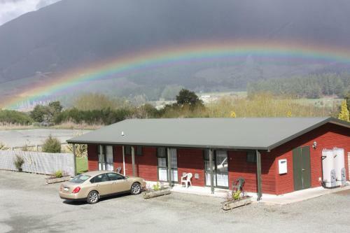 Owen River Tavern & Motels