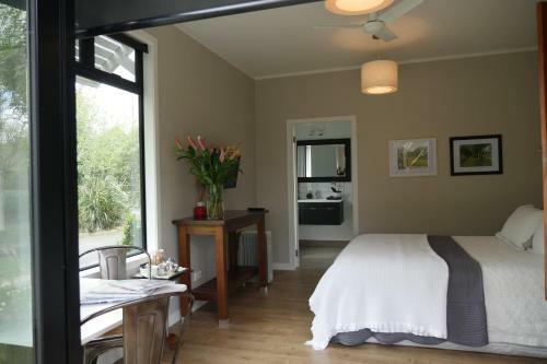 Hostal Black House Lodge