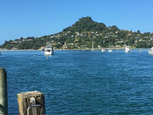 Pretty On Tairua Holiday Home