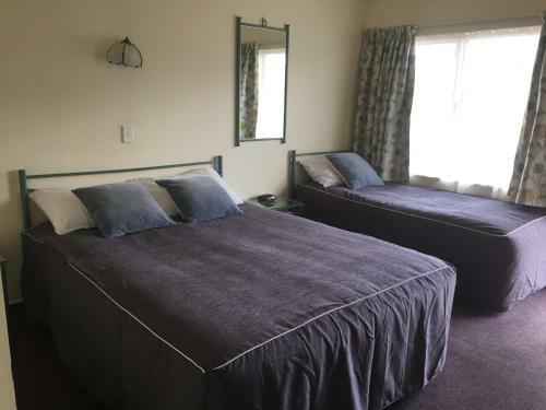 Bentons Motel
