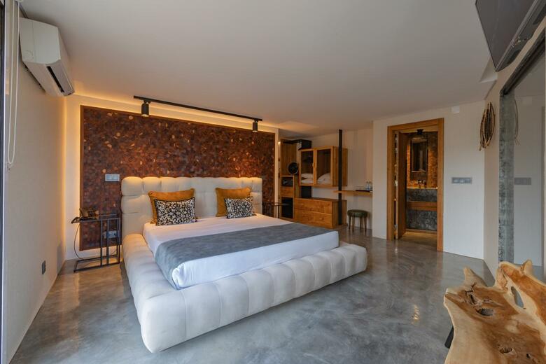 Hostal West Beach Hostel