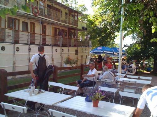 Hostal Hajstorp Slusscaf� & Vandrarhem