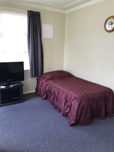 469 On Thames Motels And Cafe