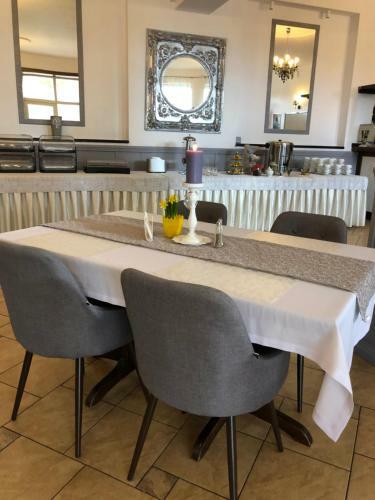 Hotel Gda?sk Dworek Banino
