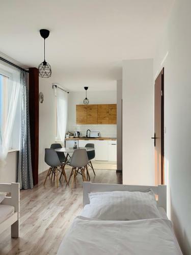 Hostal Go?ciniec I Restauracja Salton