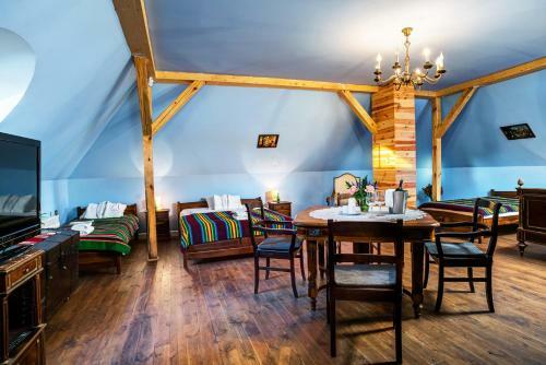 Hostal Dw�r Osmolice