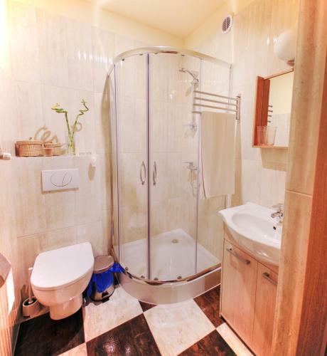 Hostal Pokoje Za Kinem