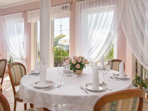 Hostal Pensjonat & Restauracja Admira?